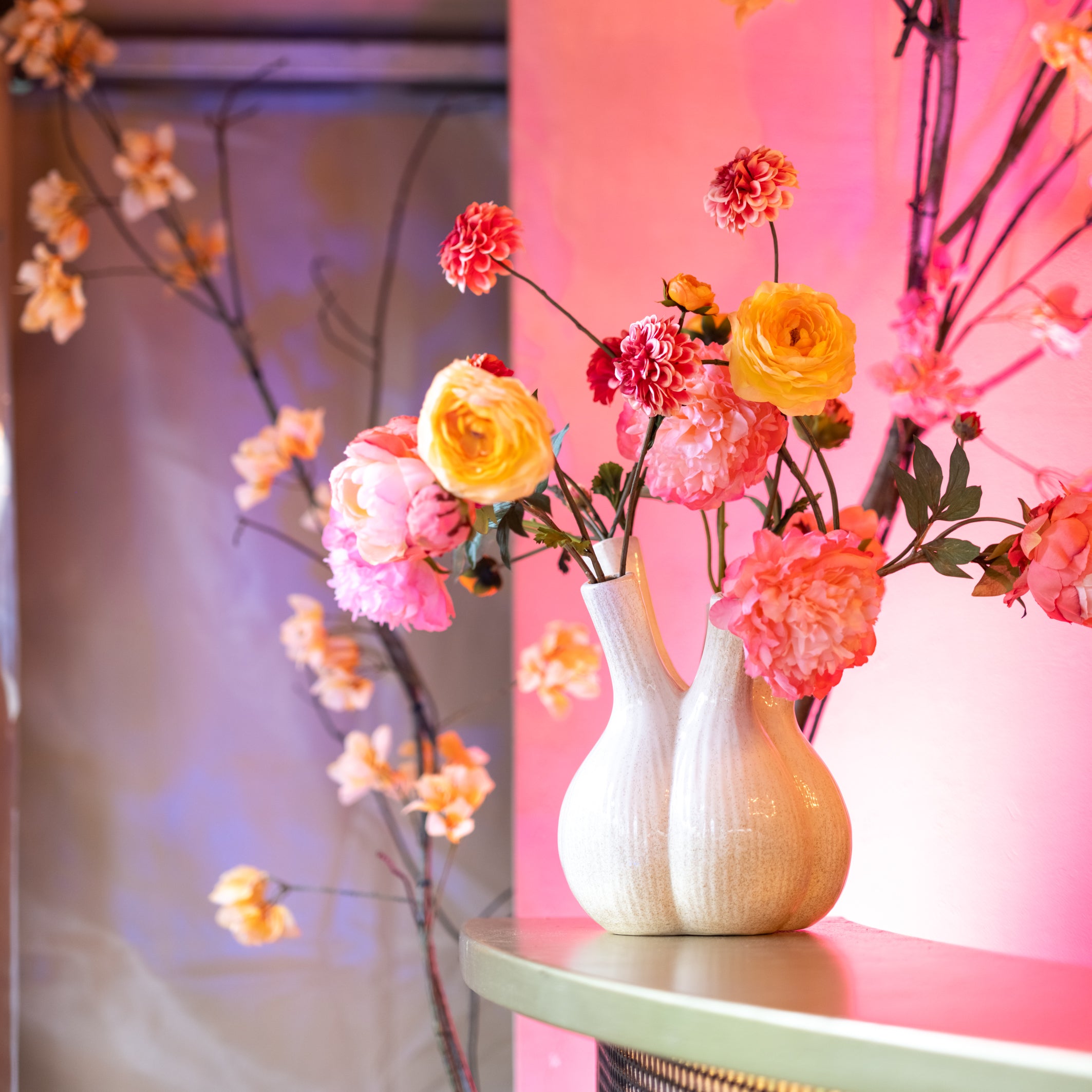 Beige vaas met meerdere halzen