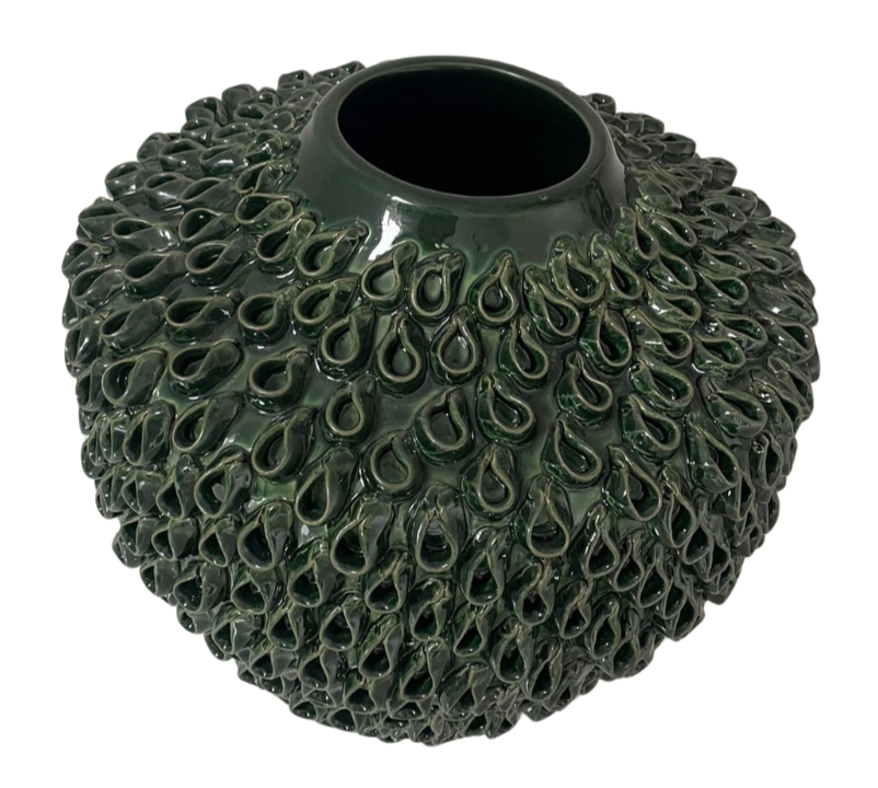 Donkergroene keramieken vaas met 3D reliëf